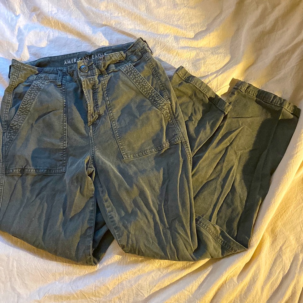 American Eagle green khakis